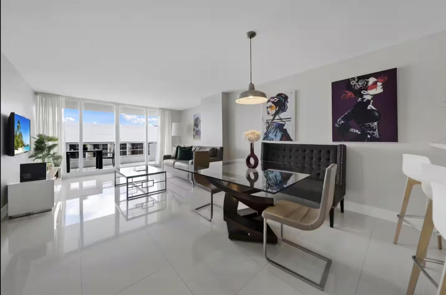 Apartamento 4 Bedroom With Stunning Balcony View Miami