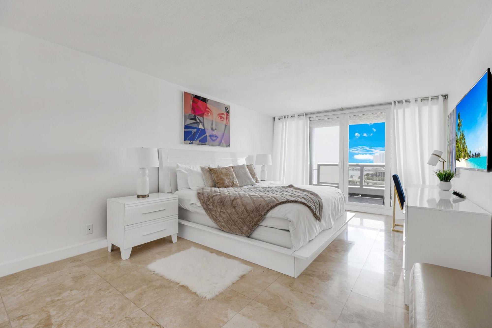 Apartamento 4 Bedroom With Stunning Balcony View Miami