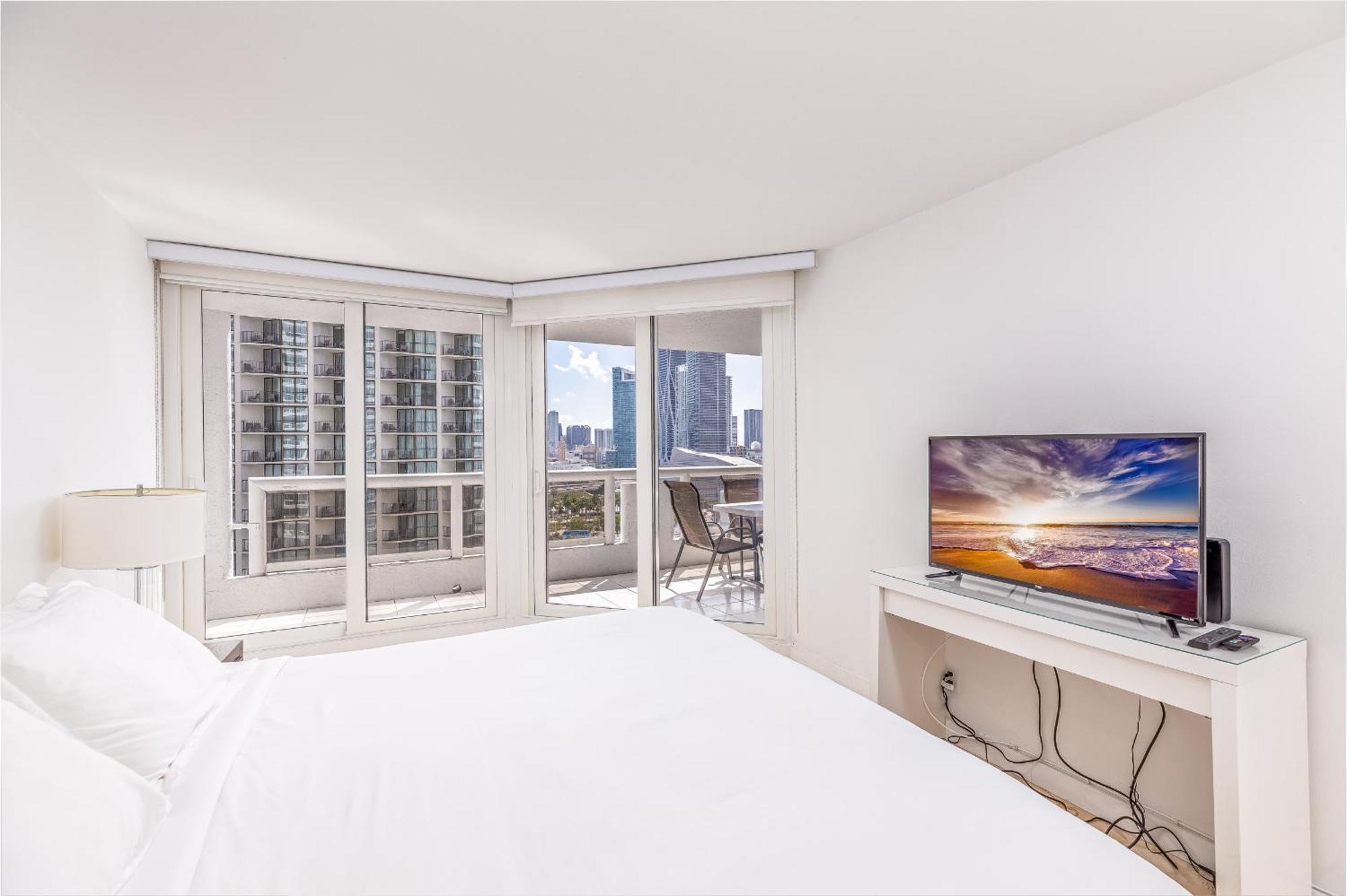 Apartamento 4 Bedroom With Stunning Balcony View *