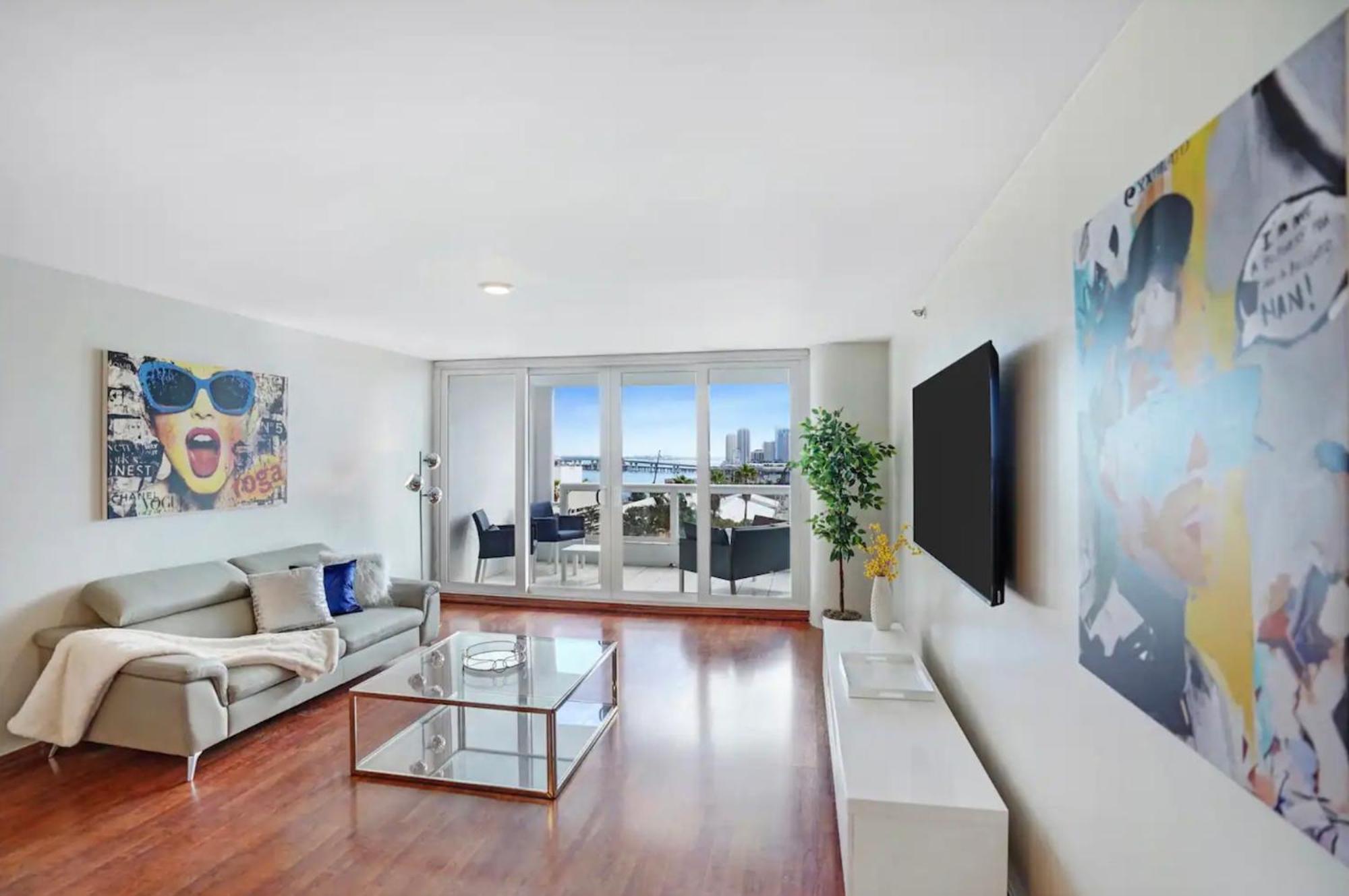 4 Bedroom With Stunning Balcony View Apartamento Miami