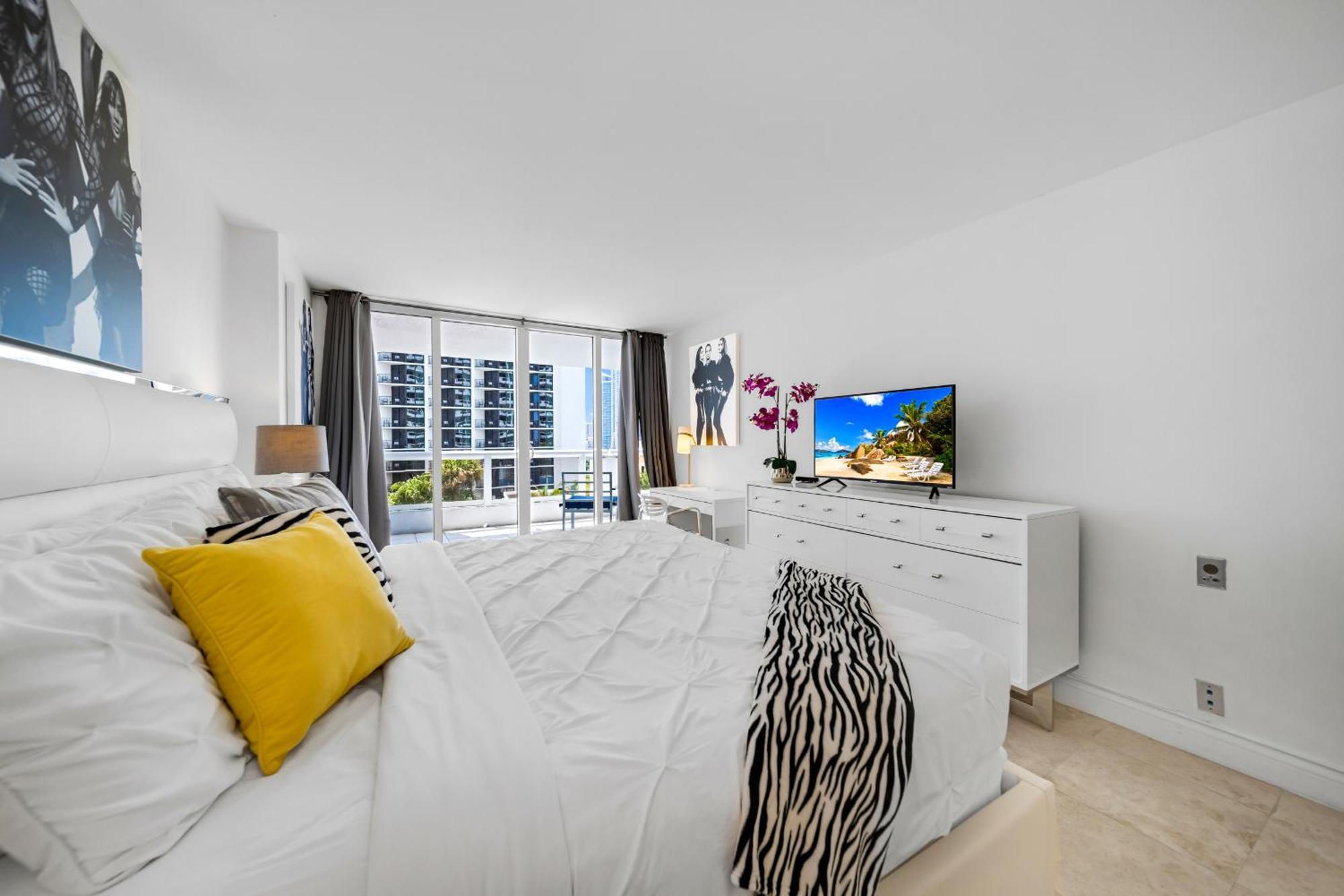 4 Bedroom With Stunning Balcony View Apartamento Miami