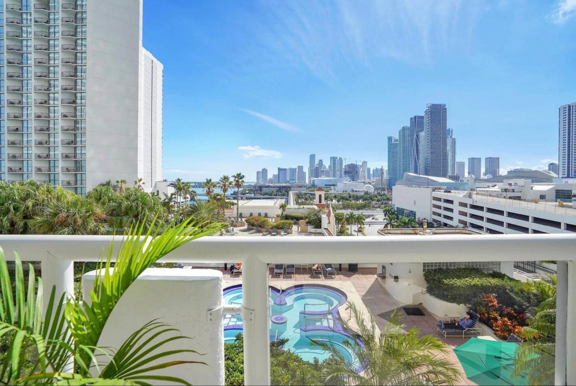 Apartamento 4 Bedroom With Stunning Balcony View Miami