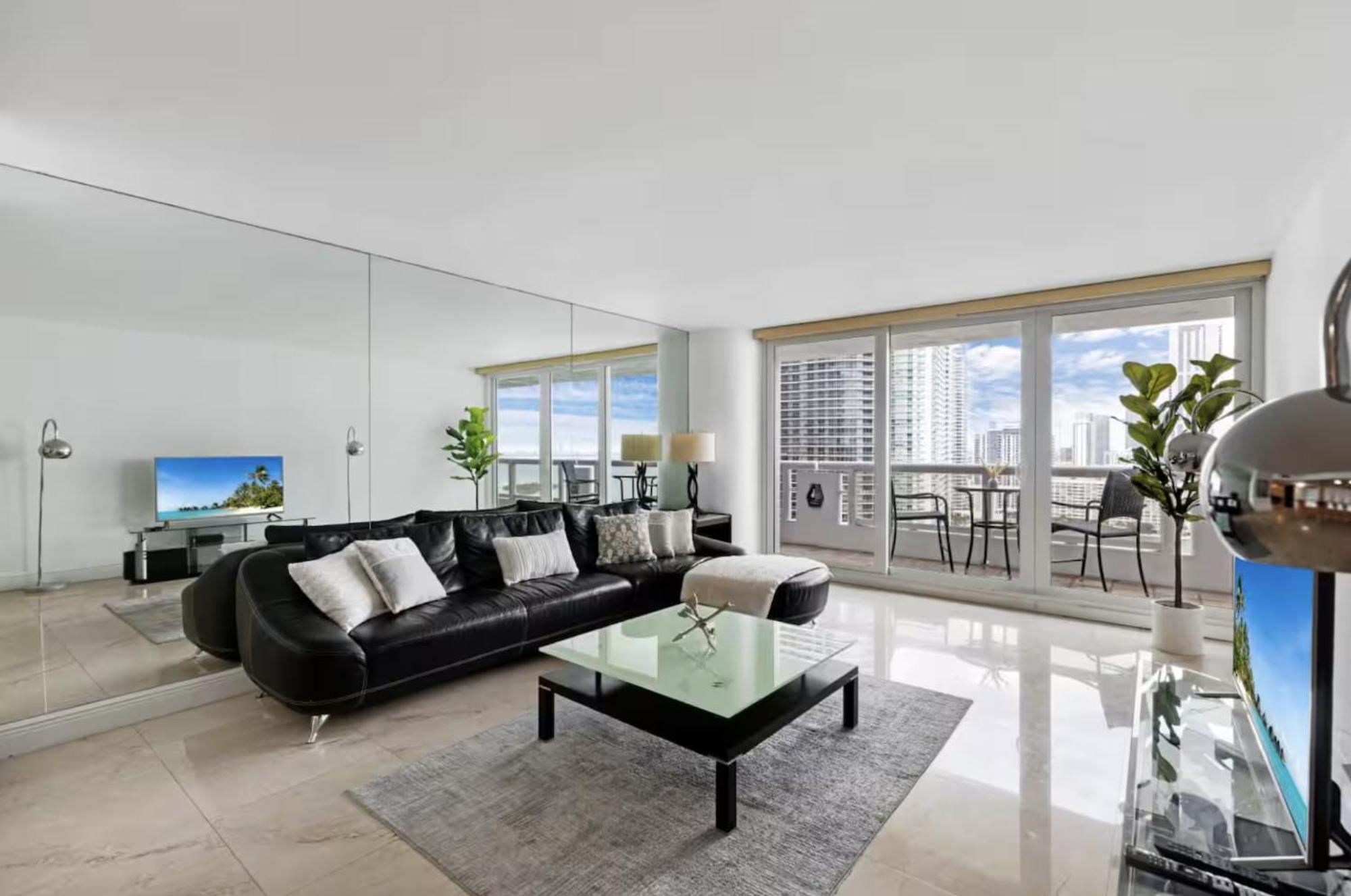4 Bedroom With Stunning Balcony View * Miami